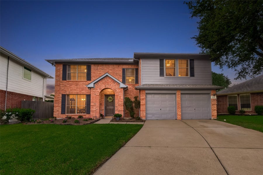 Property photo for 16906 Fairway Glen Lane, Sugar Land, TX