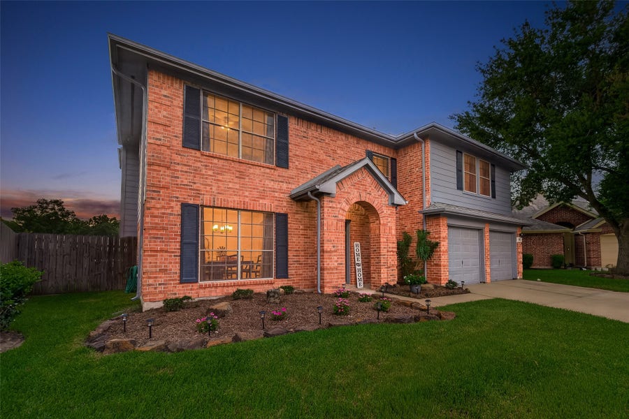 Property photo for 16906 Fairway Glen Lane, Sugar Land, TX