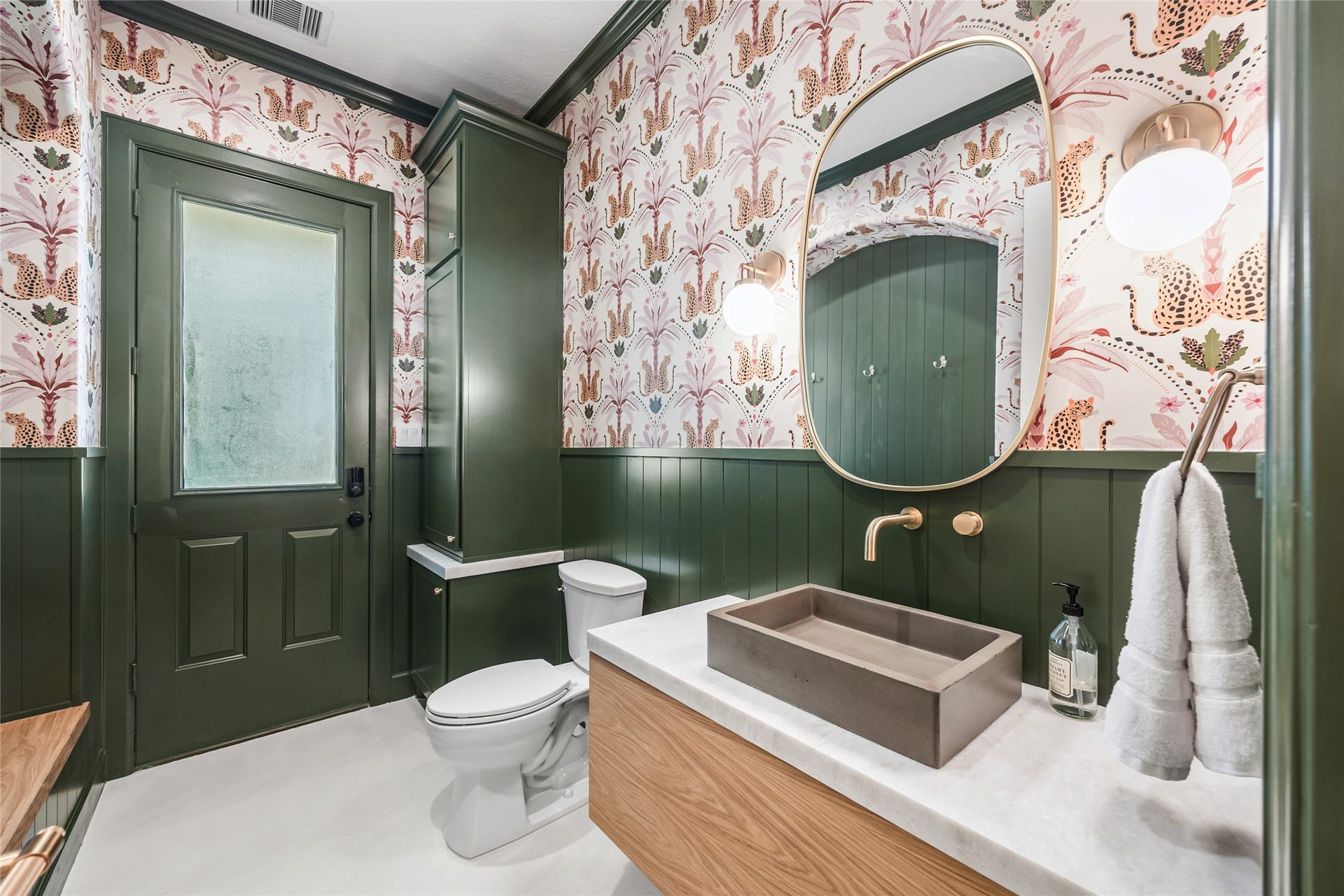 3810 Benders Lane, Spring, TX 77386 Fully renovated half bathroom with convenient access from the outdoor pool area, perfect for entertaining guests.