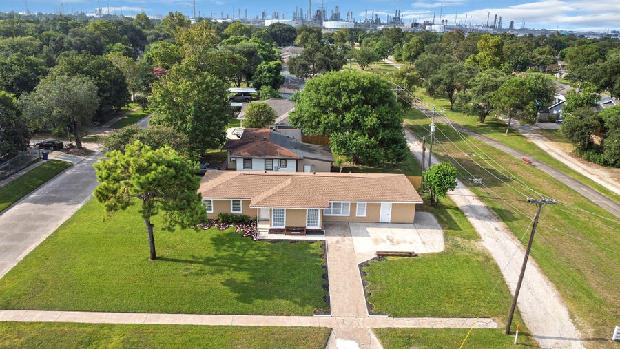 Property photo for 1603 5th Avenue N, Houston, TX