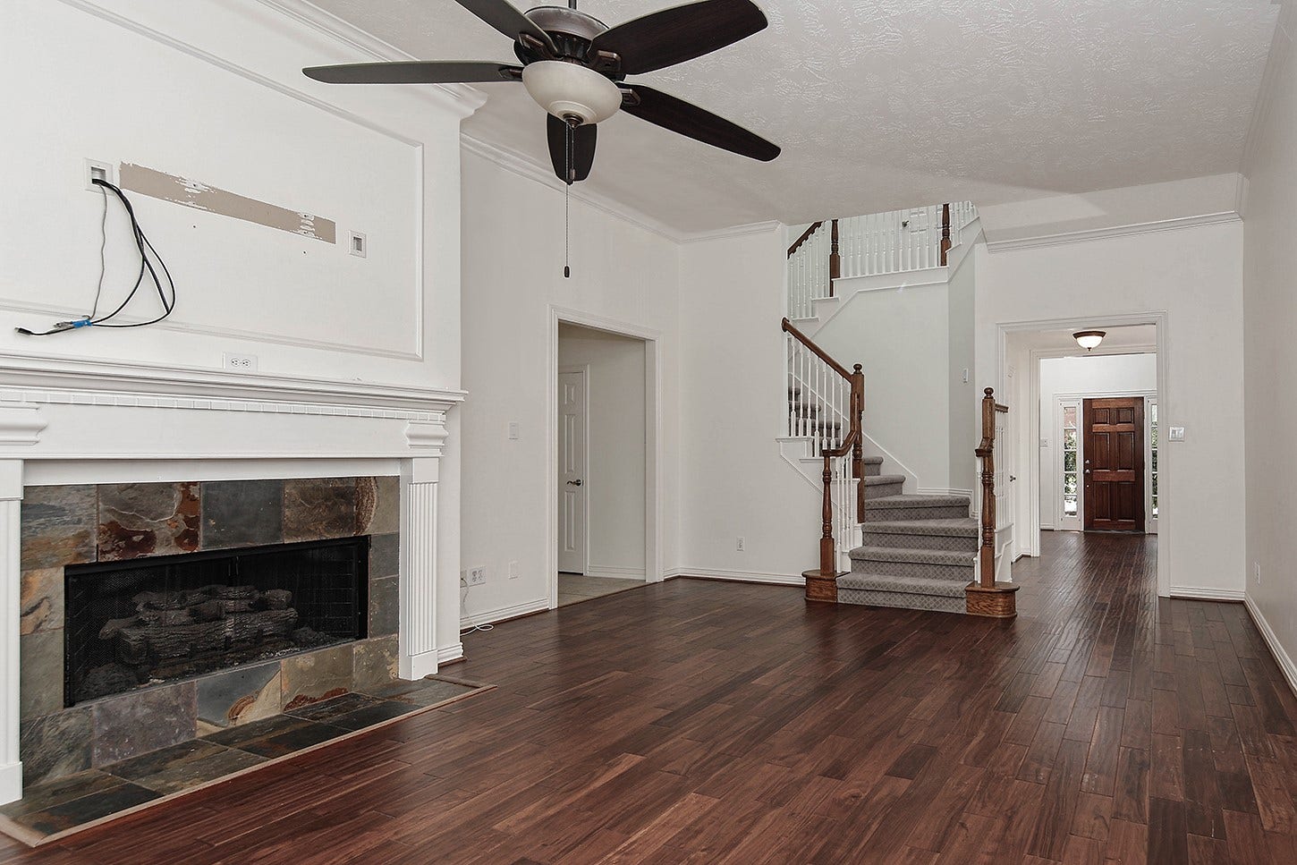 27 Bluff Creek Place, The Woodlands, TX 77382 27 Bluff Creek Place, The Woodlands, TX 77382