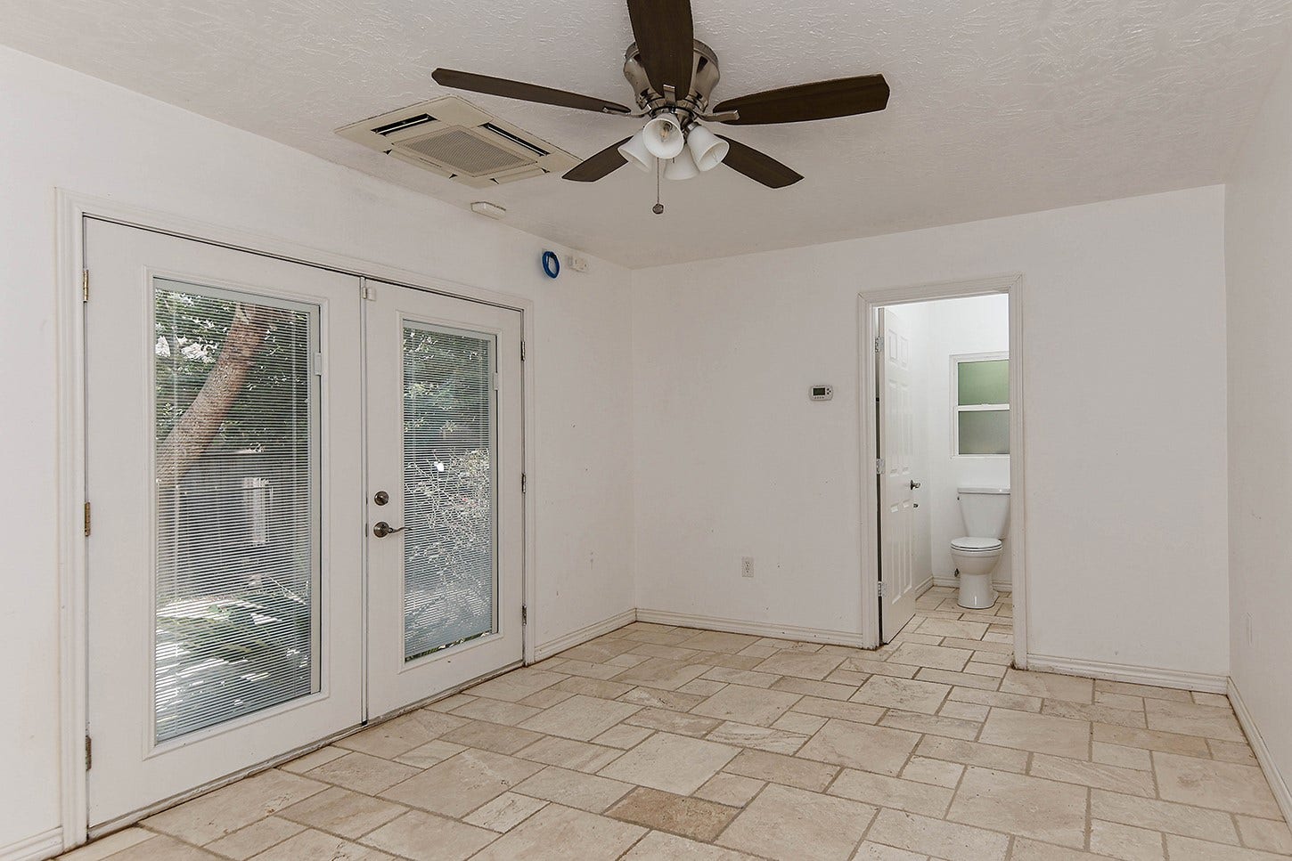 27 Bluff Creek Place, The Woodlands, TX 77382 27 Bluff Creek Place, The Woodlands, TX 77382