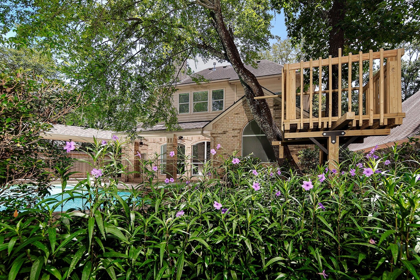 27 Bluff Creek Place, The Woodlands, TX 77382 27 Bluff Creek Place, The Woodlands, TX 77382