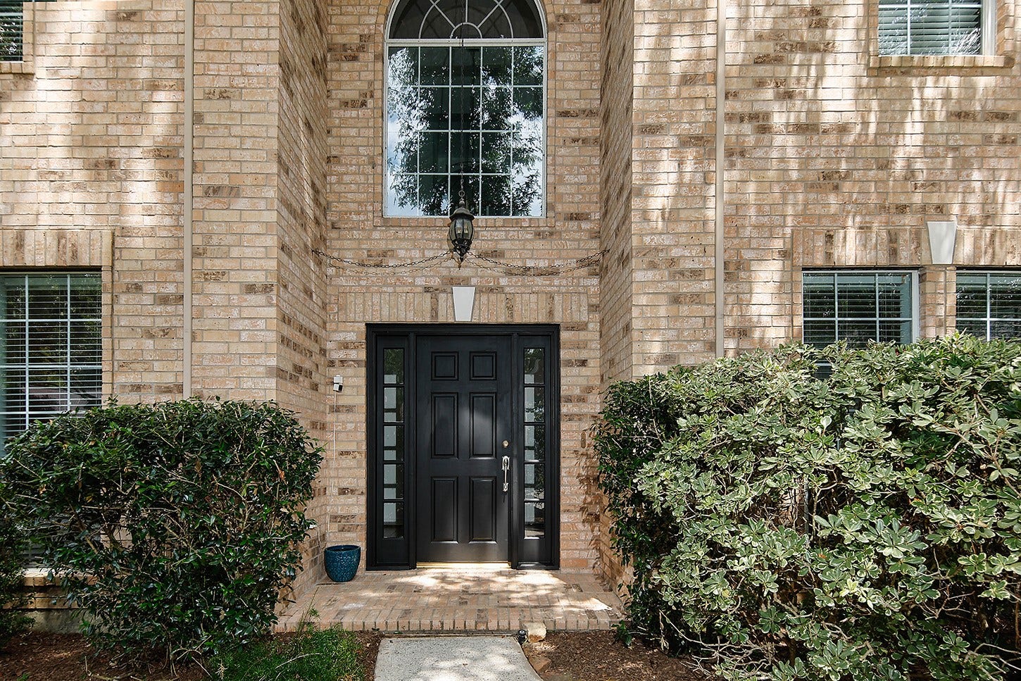 27 Bluff Creek Place, The Woodlands, TX 77382 27 Bluff Creek Place, The Woodlands, TX 77382