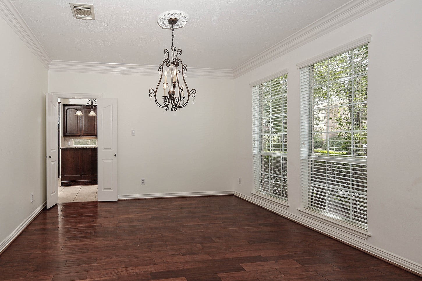27 Bluff Creek Place, The Woodlands, TX 77382 27 Bluff Creek Place, The Woodlands, TX 77382
