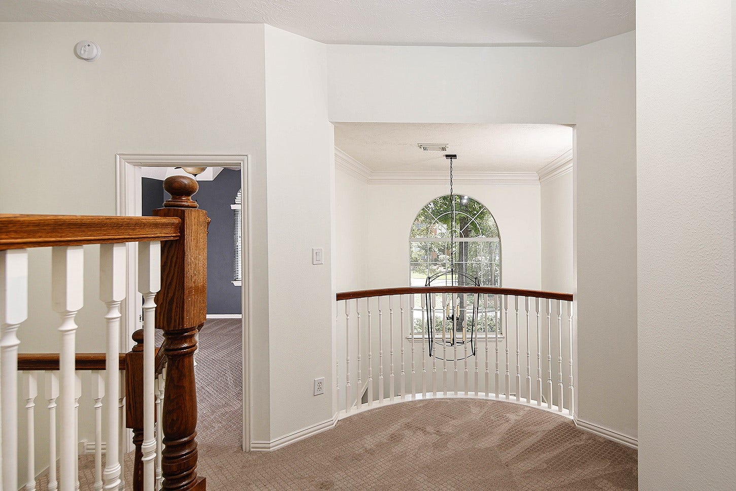 27 Bluff Creek Place, The Woodlands, TX 77382 27 Bluff Creek Place, The Woodlands, TX 77382