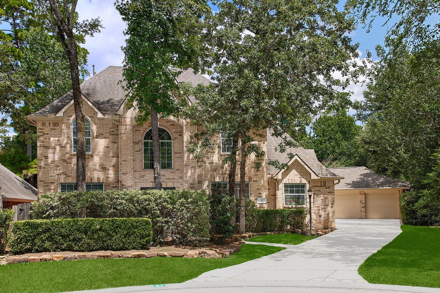 27 Bluff Creek Place, The Woodlands, TX 77382 27 Bluff Creek Place, The Woodlands, TX 77382