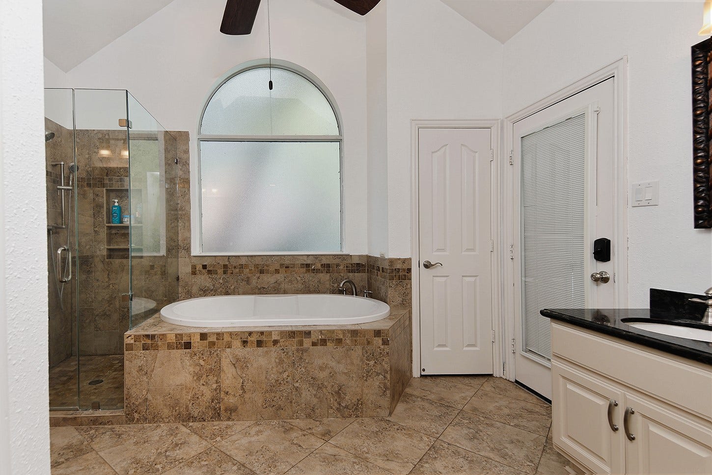 27 Bluff Creek Place, The Woodlands, TX 77382 27 Bluff Creek Place, The Woodlands, TX 77382