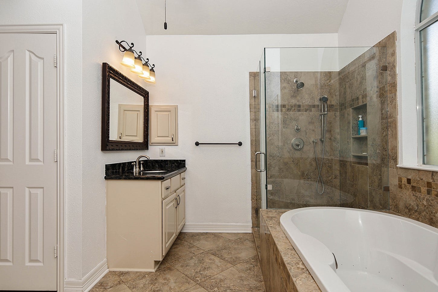 27 Bluff Creek Place, The Woodlands, TX 77382 27 Bluff Creek Place, The Woodlands, TX 77382