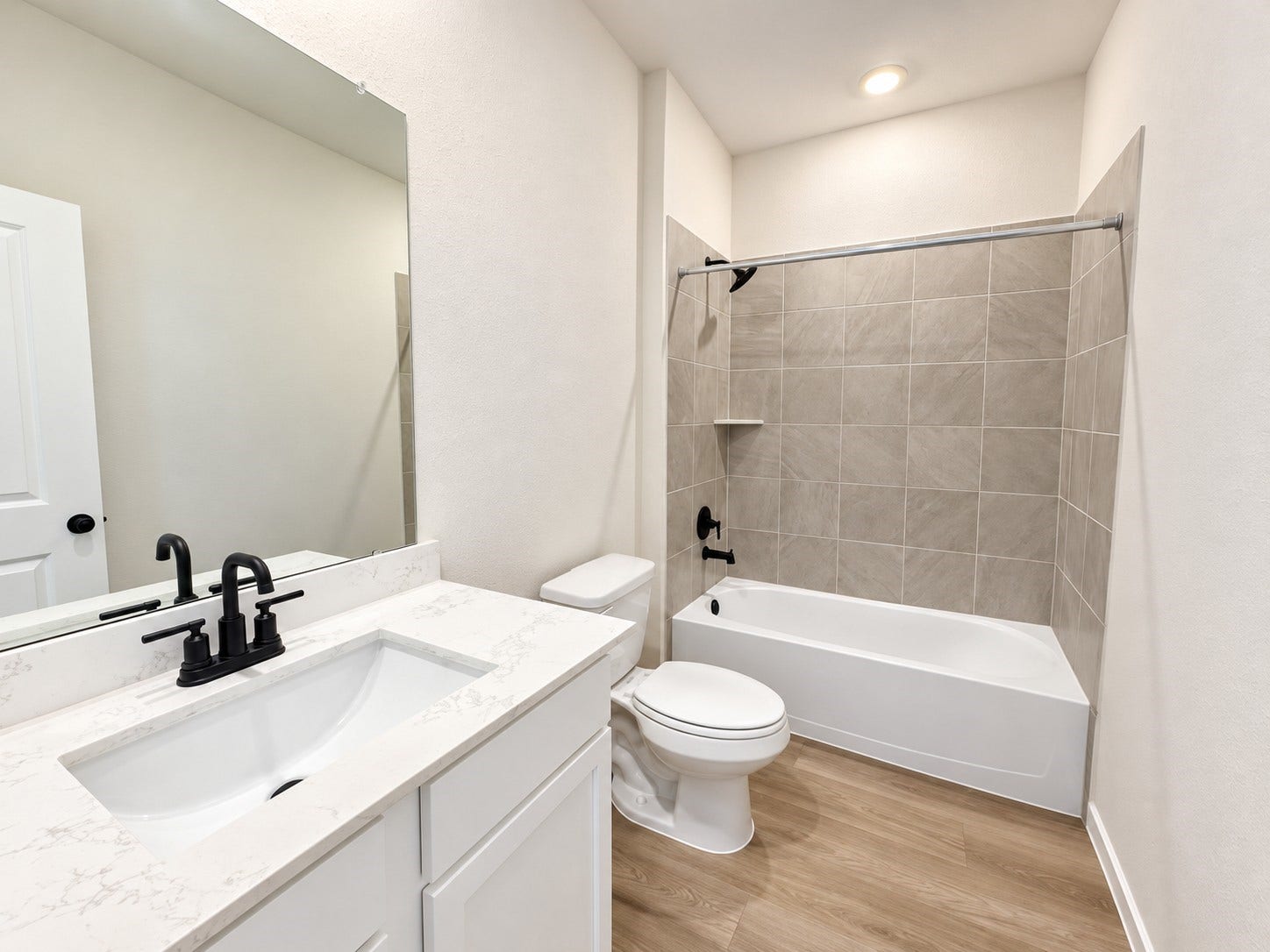 22015 Messina Springs Drive, Hockley, TX 77447 Guest full bathroom