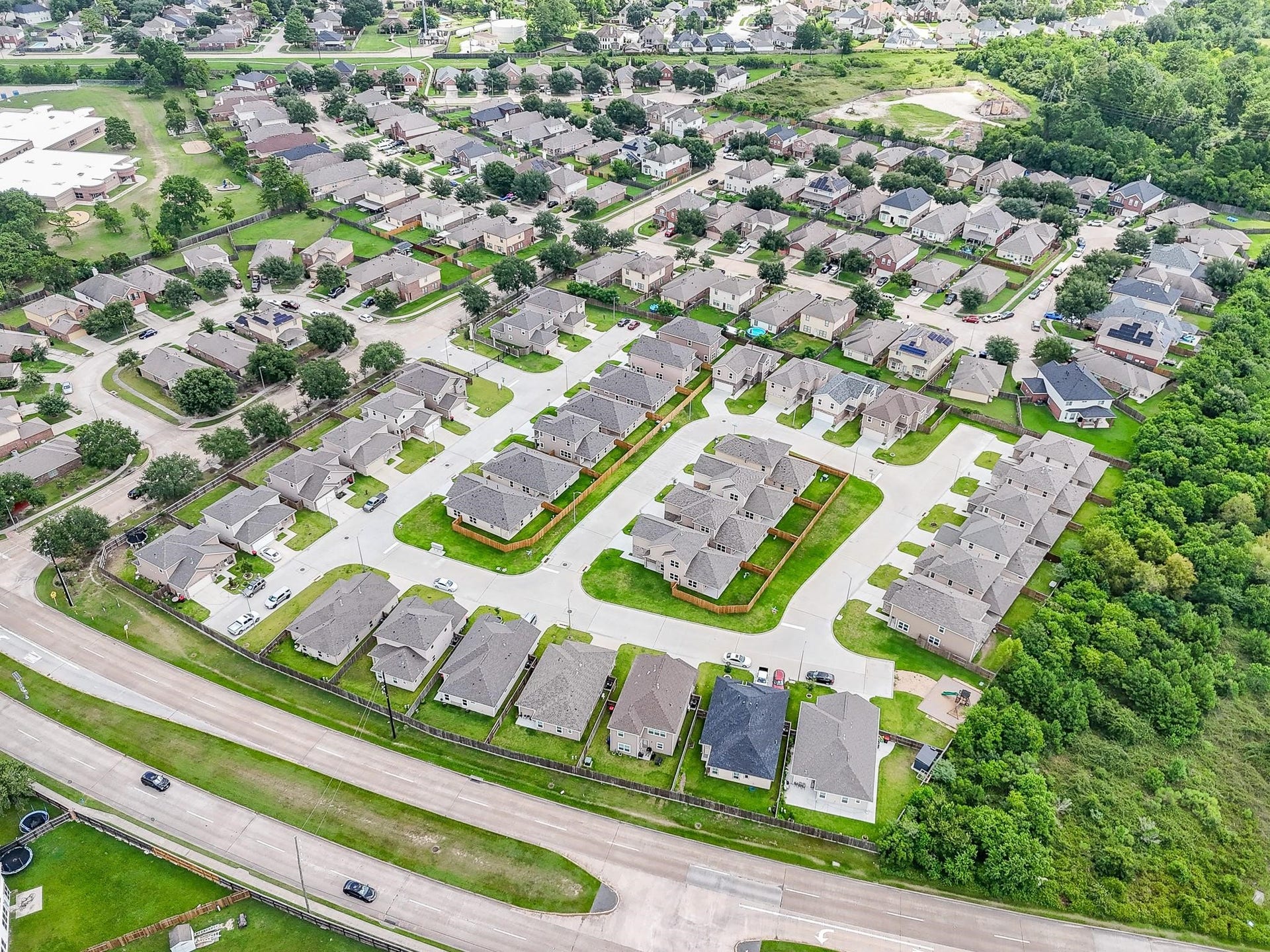 2811 Topiary Lane, Houston, TX 77014