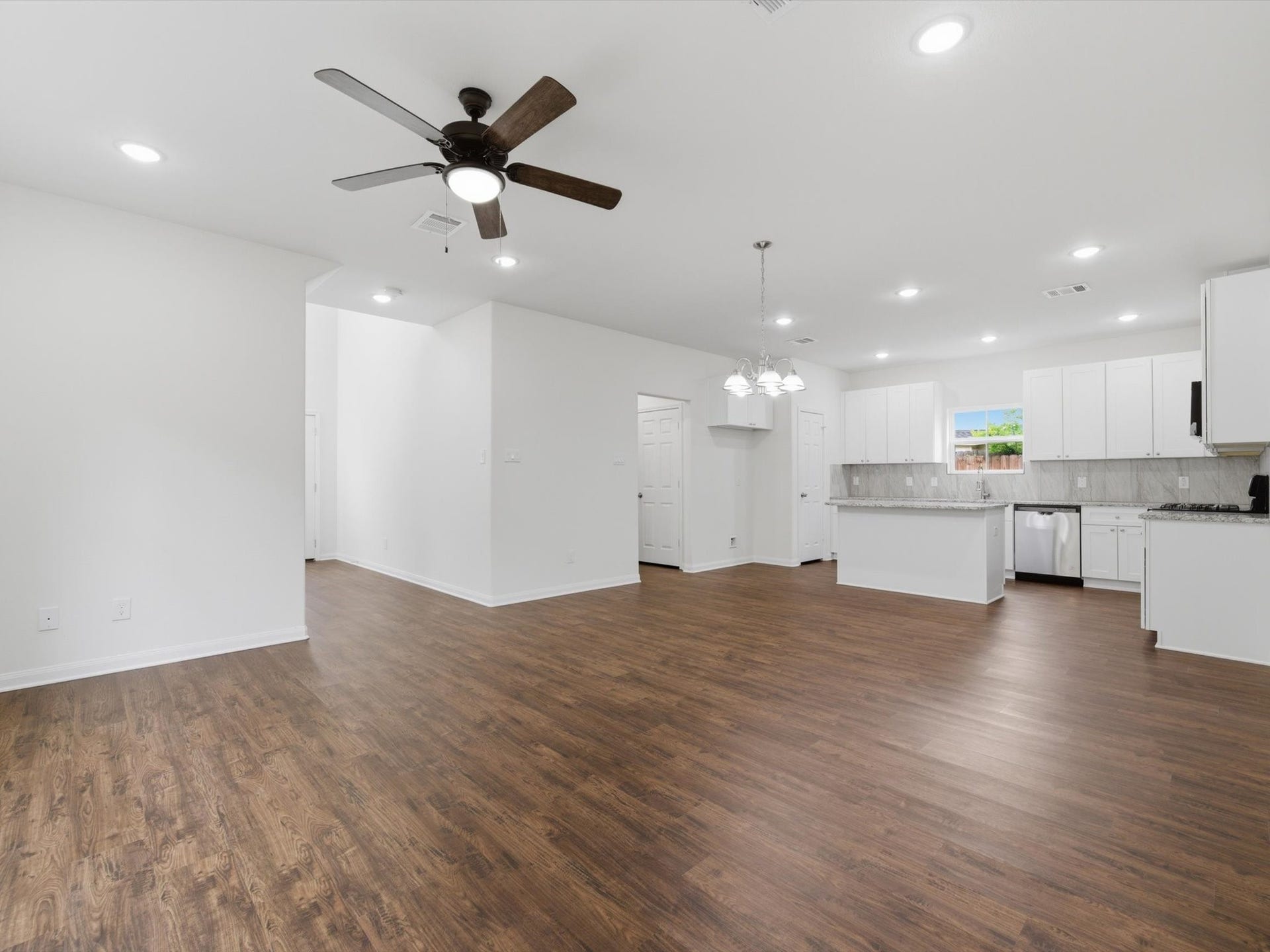 2811 Topiary Lane, Houston, TX 77014