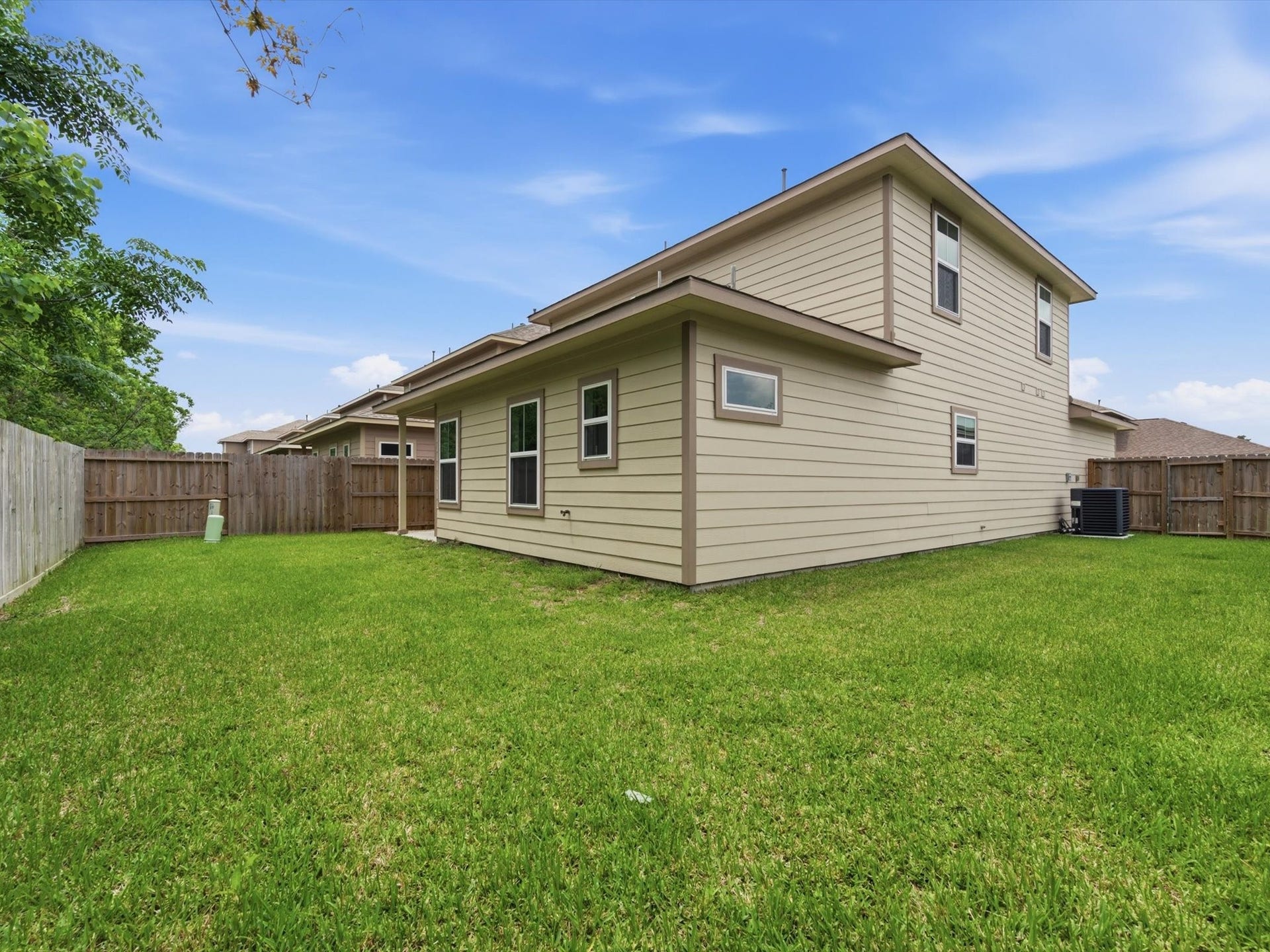 2811 Topiary Lane, Houston, TX 77014