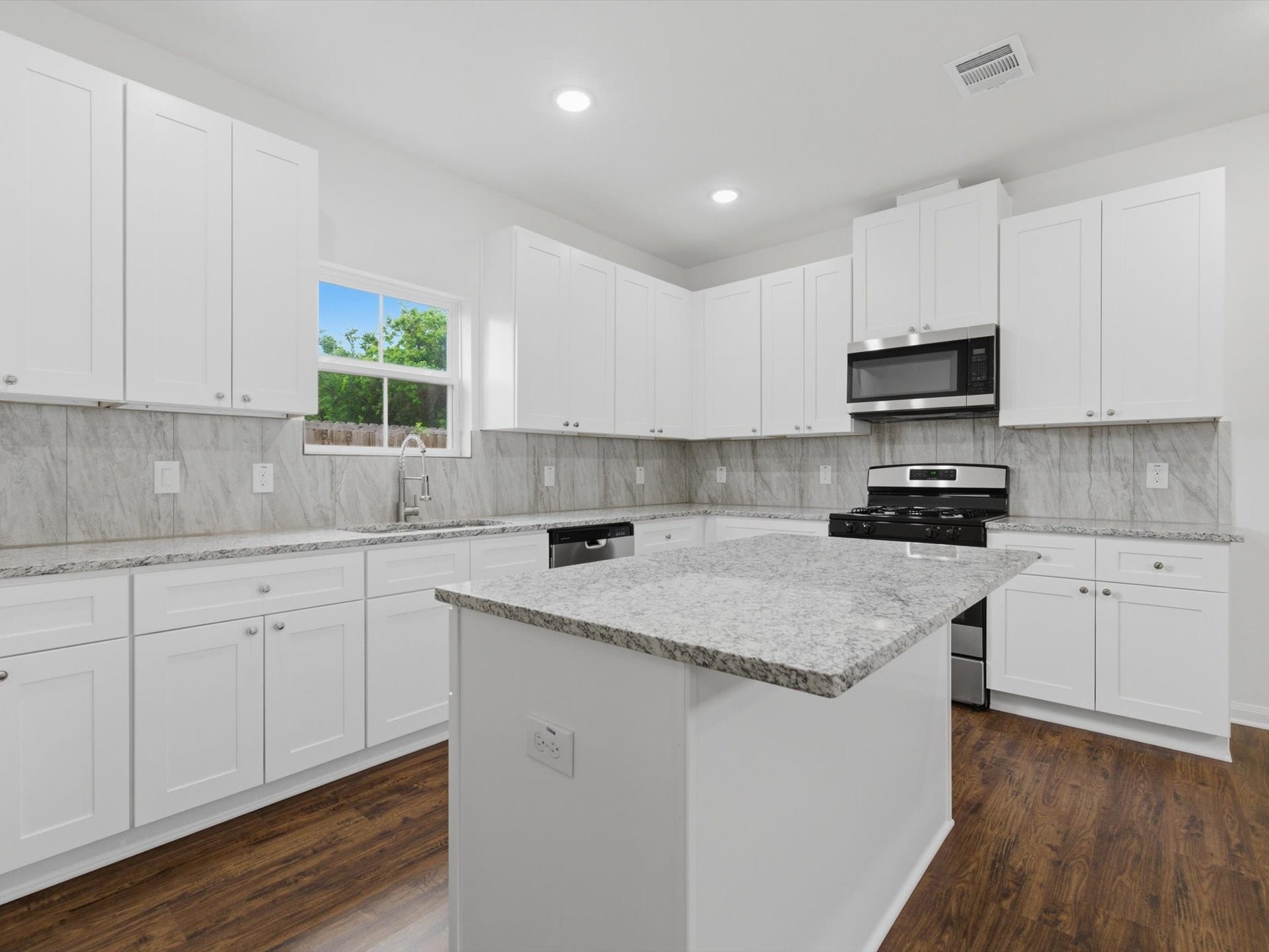 2811 Topiary Lane, Houston, TX 77014