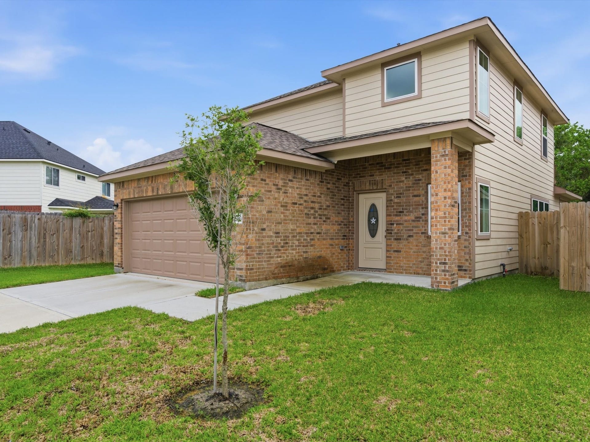2811 Topiary Lane, Houston, TX 77014