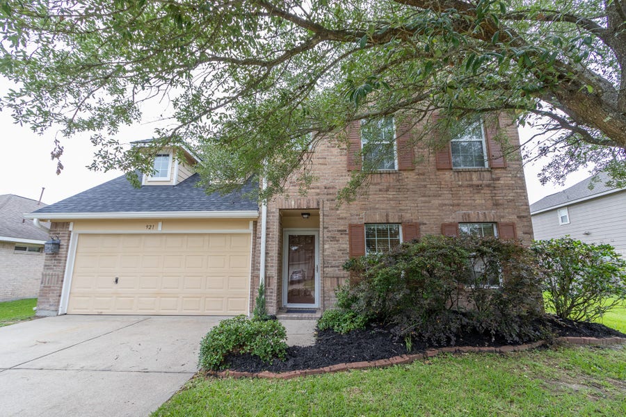 Property photo for 921 Sage Street, Baytown, TX