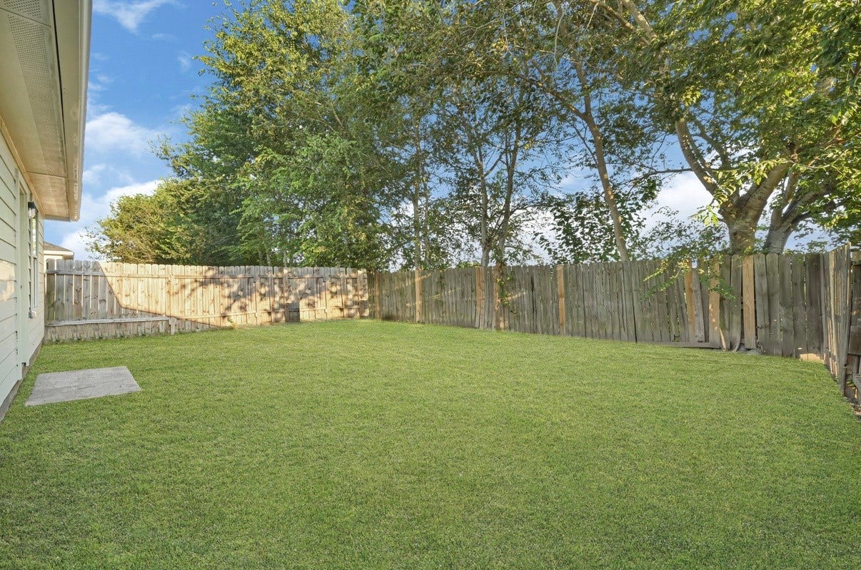 1107 Hampton Villa Lane, Houston, TX 77047 BACKYARD