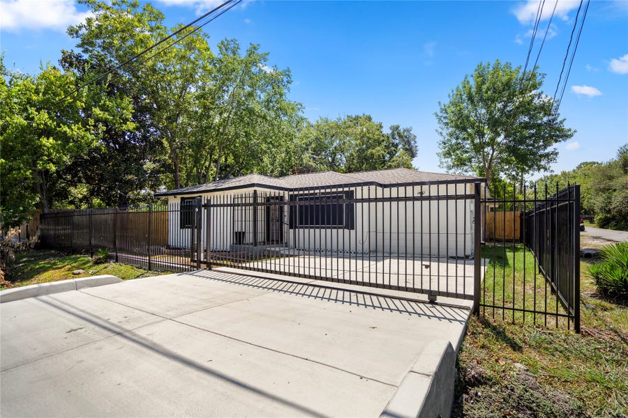 Property photo for 5202 Denmark Street, Houston, TX