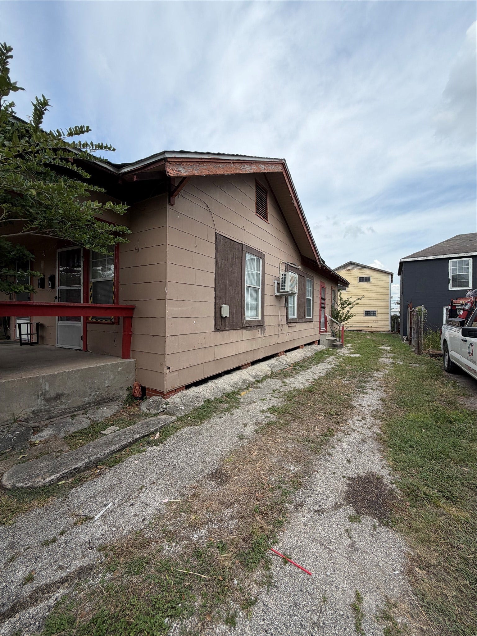 7405 Capitol Street, Houston, TX 77011