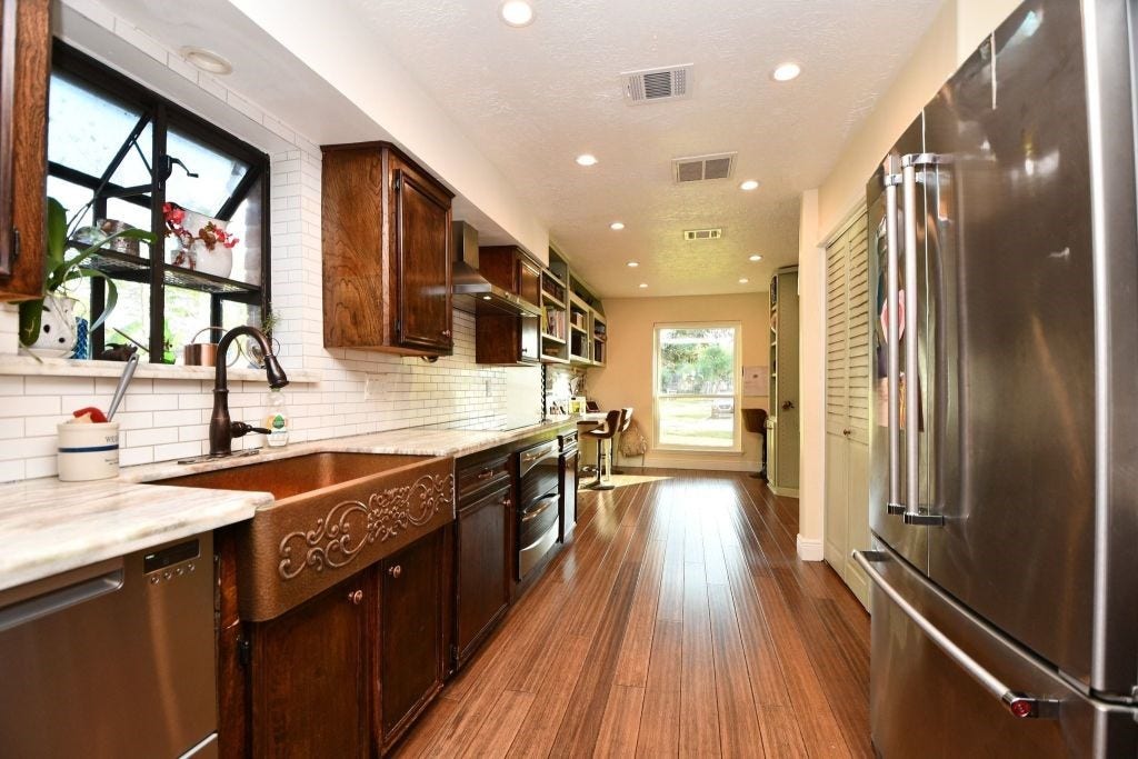 9102 Meaux Drive, Houston, TX 77031 9102 Meaux Drive, Houston, TX 77031