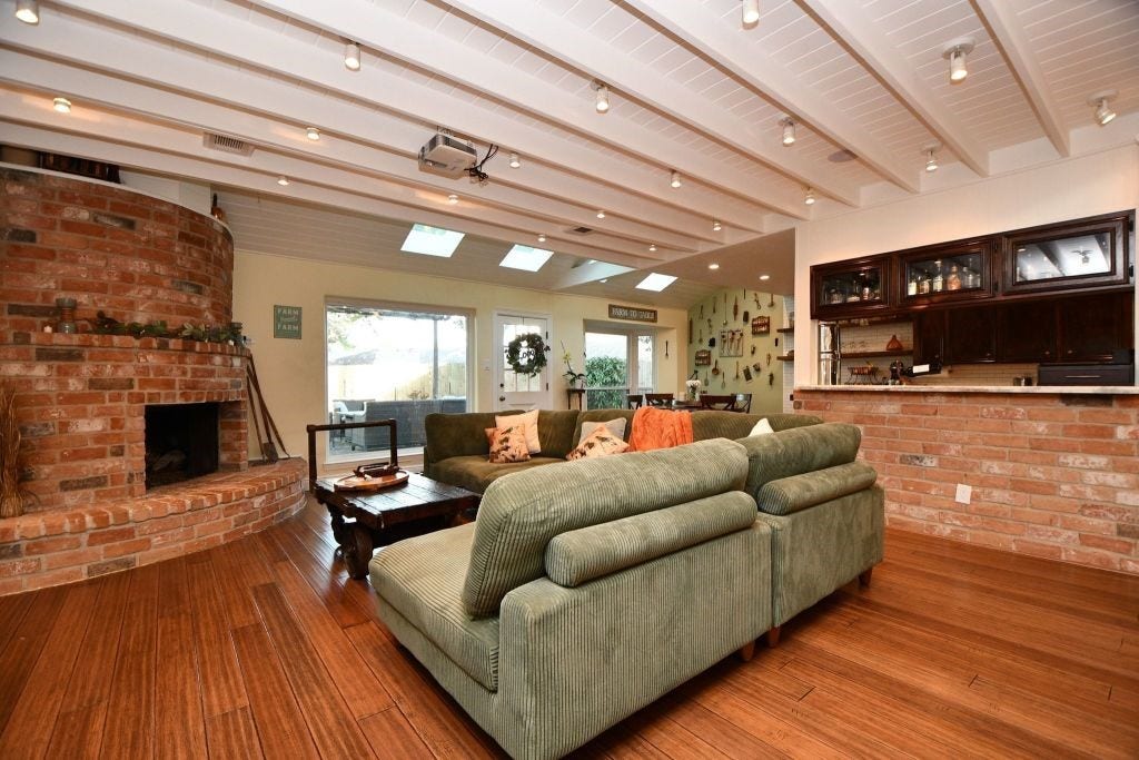 9102 Meaux Drive, Houston, TX 77031 9102 Meaux Drive, Houston, TX 77031