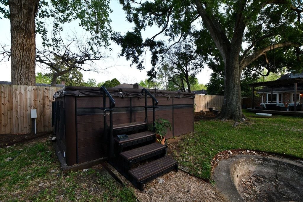 9102 Meaux Drive, Houston, TX 77031 9102 Meaux Drive, Houston, TX 77031