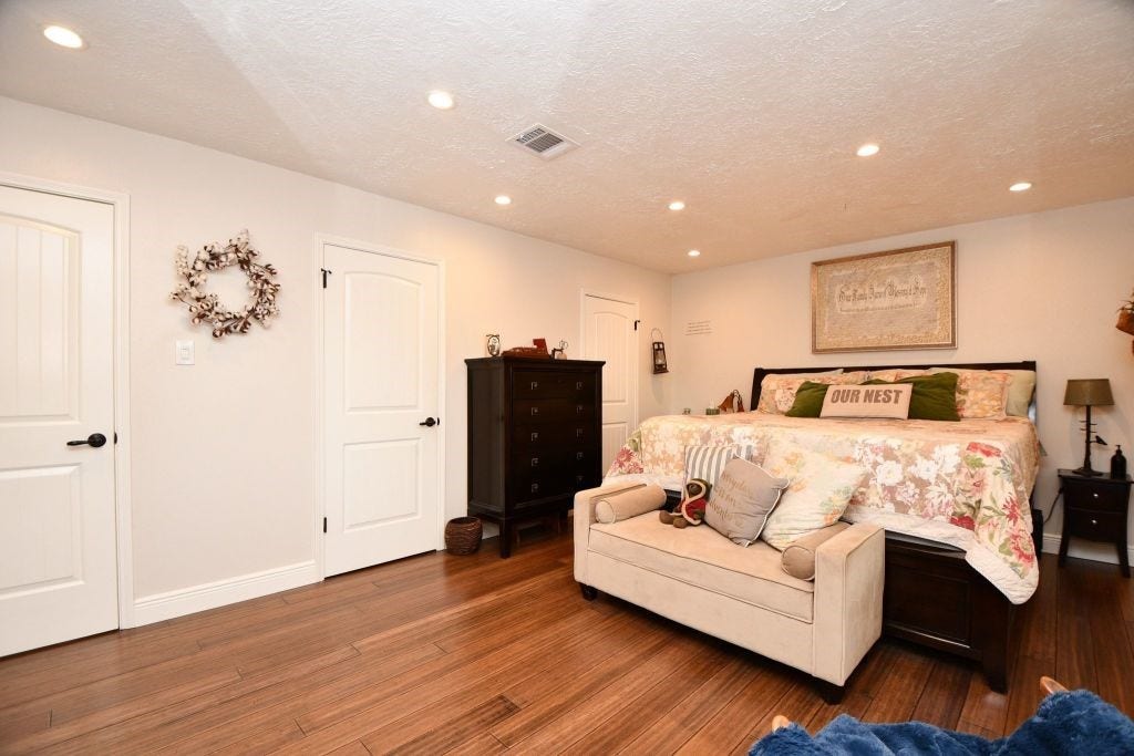 9102 Meaux Drive, Houston, TX 77031 9102 Meaux Drive, Houston, TX 77031