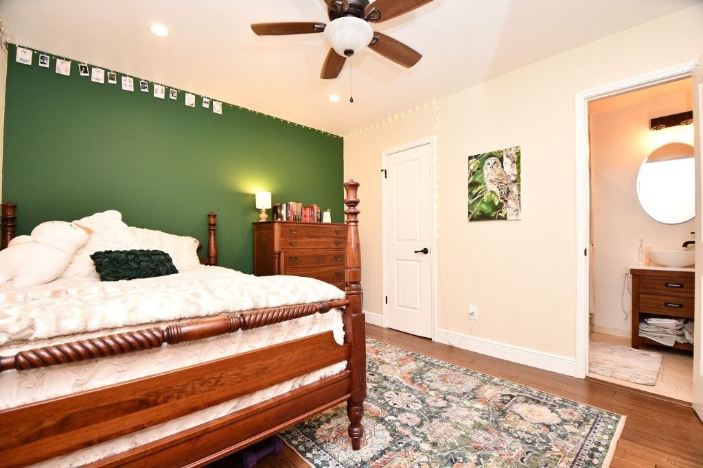9102 Meaux Drive, Houston, TX 77031 9102 Meaux Drive, Houston, TX 77031