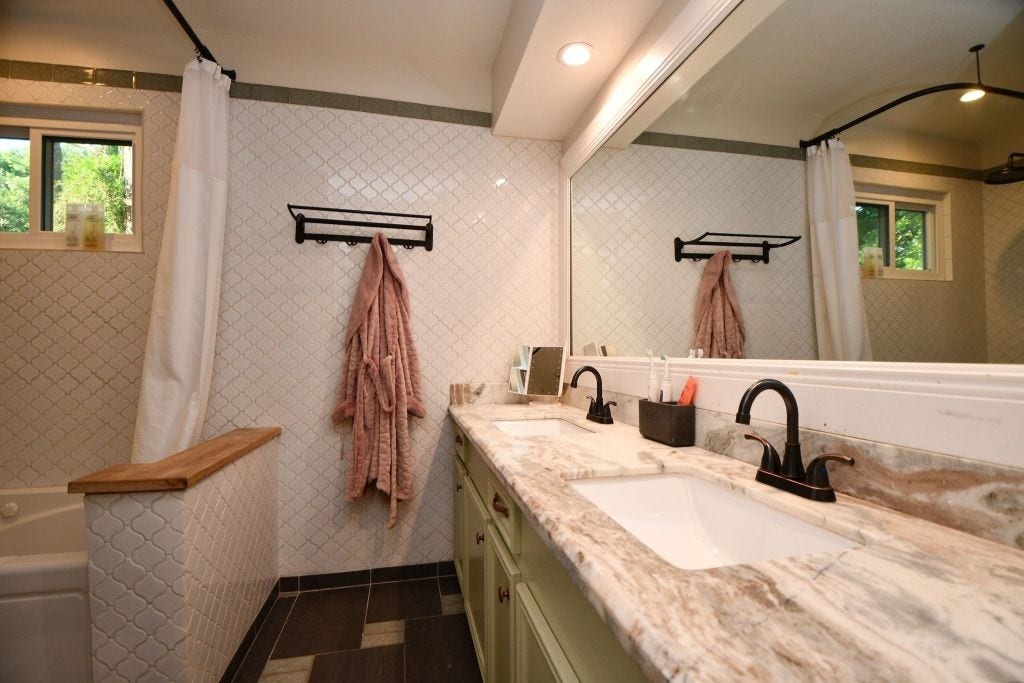 9102 Meaux Drive, Houston, TX 77031 9102 Meaux Drive, Houston, TX 77031