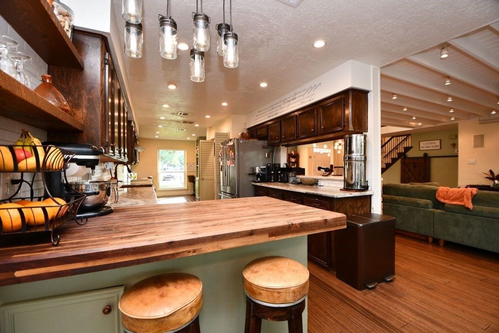 9102 Meaux Drive, Houston, TX 77031 9102 Meaux Drive, Houston, TX 77031