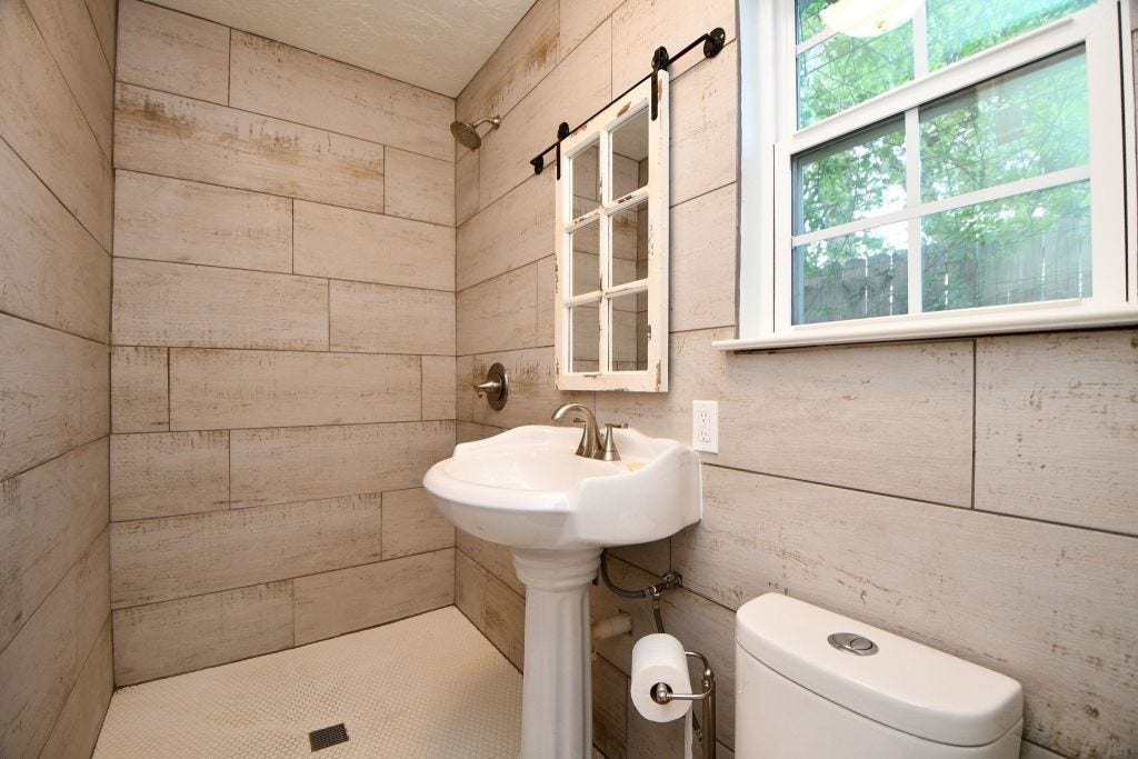 9102 Meaux Drive, Houston, TX 77031 9102 Meaux Drive, Houston, TX 77031