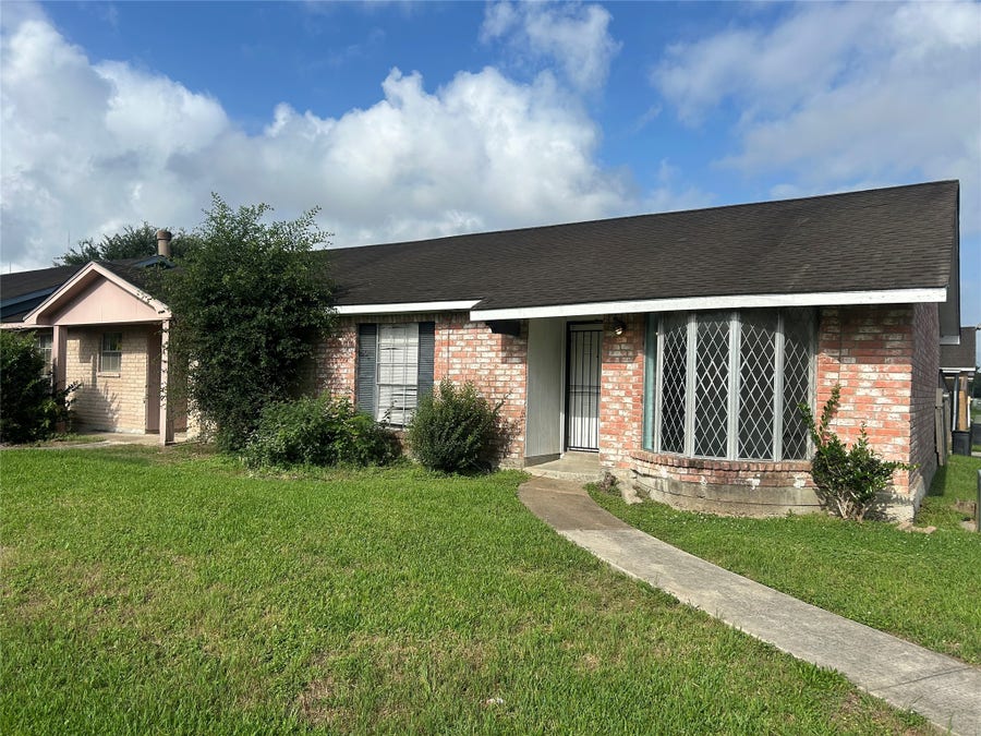 Property photo for 6851 Chasewood Drive, Houston, TX
