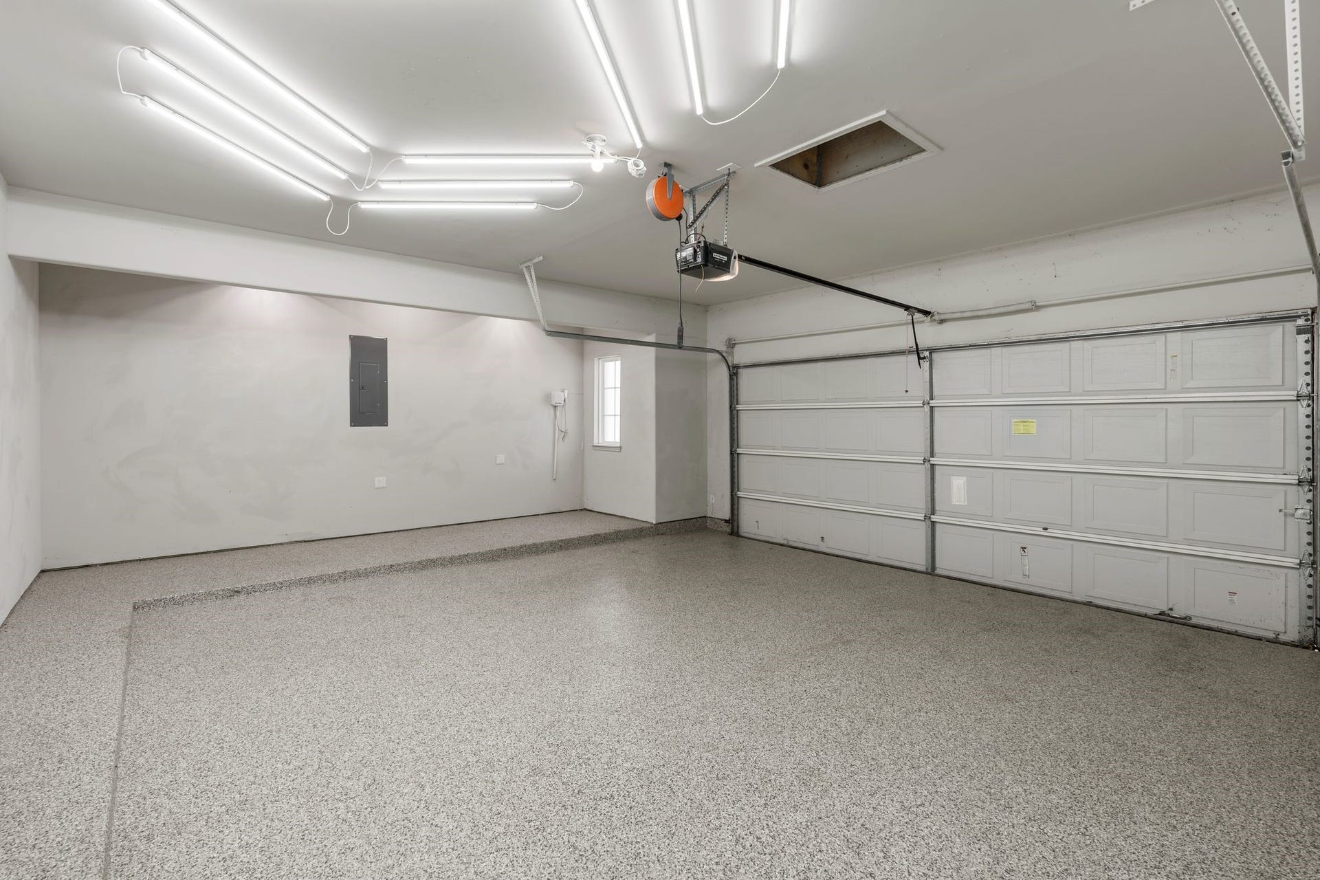 314 Arbor Ranch Circle, Richmond, TX 77469 Upgraded lighting and expoxy in garage