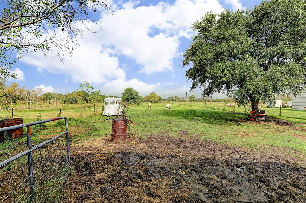 9028 Fm 2004 Road, Santa Fe, TX 77510 9028 Fm 2004 Road, Santa Fe, TX 77510