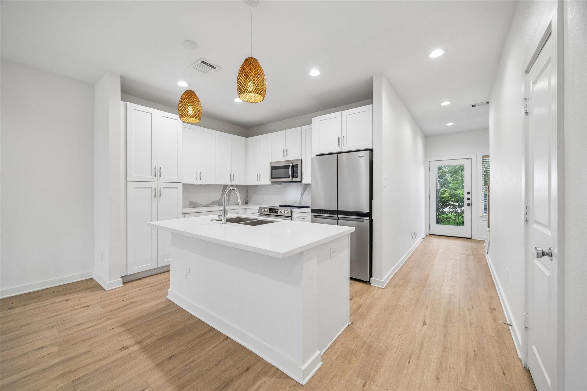 5710 Elysian Street, Houston, TX 77009 5710 Elysian Street, Houston, TX 77009