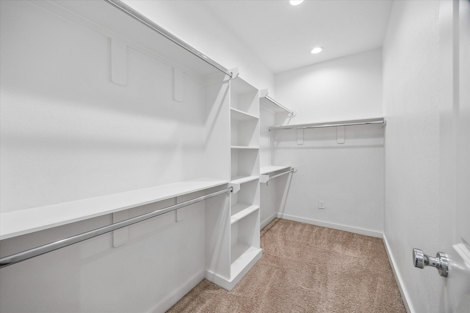 5710 Elysian Street, Houston, TX 77009 5710 Elysian Street, Houston, TX 77009