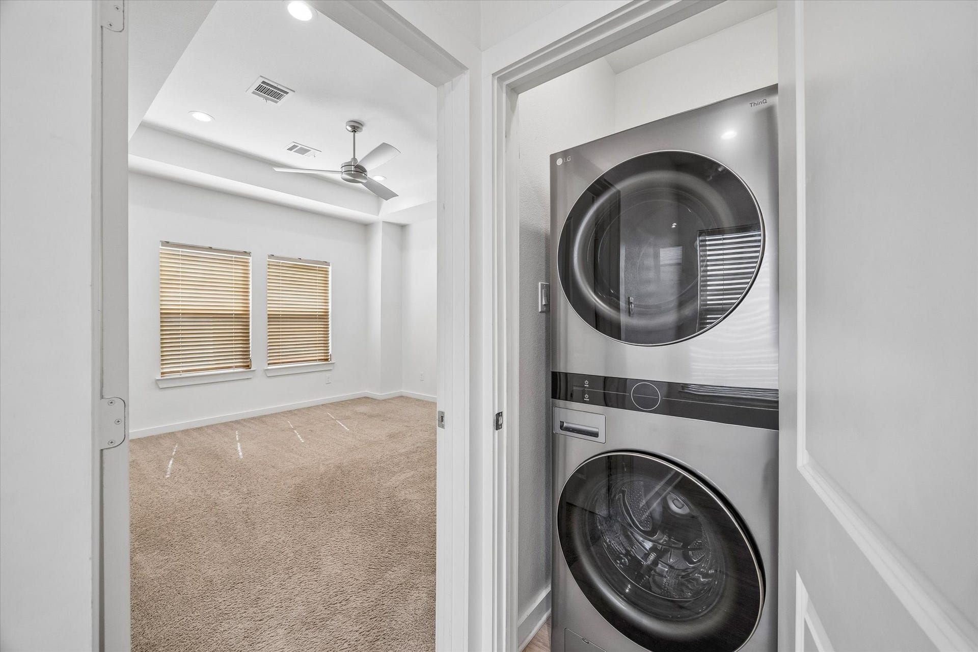 5710 Elysian Street, Houston, TX 77009 5710 Elysian Street, Houston, TX 77009