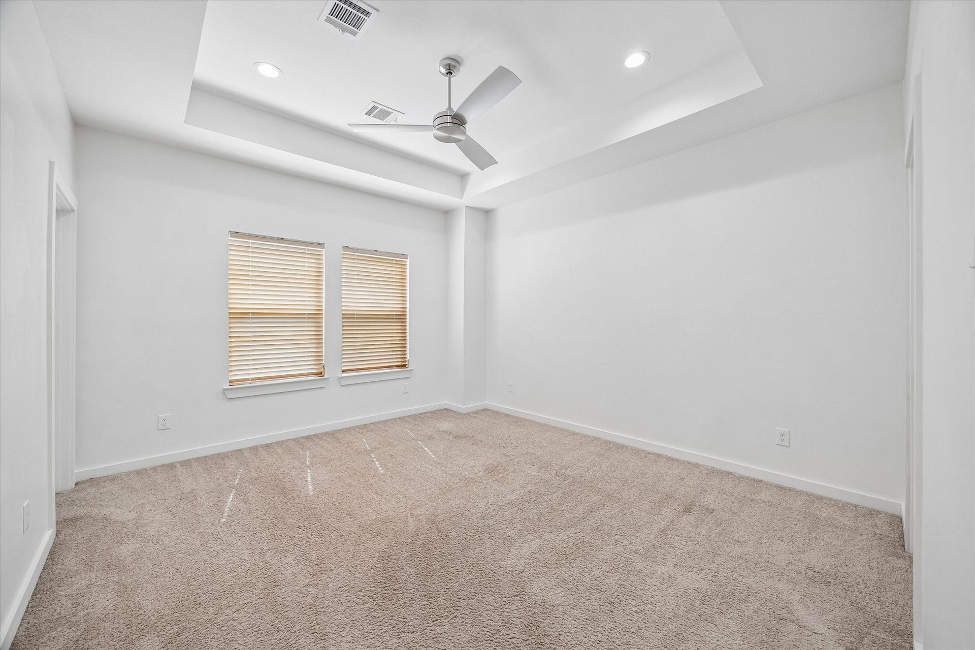 5710 Elysian Street, Houston, TX 77009 5710 Elysian Street, Houston, TX 77009