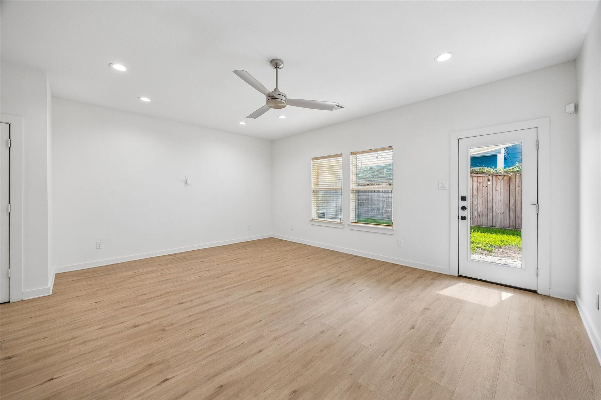 5710 Elysian Street, Houston, TX 77009 5710 Elysian Street, Houston, TX 77009