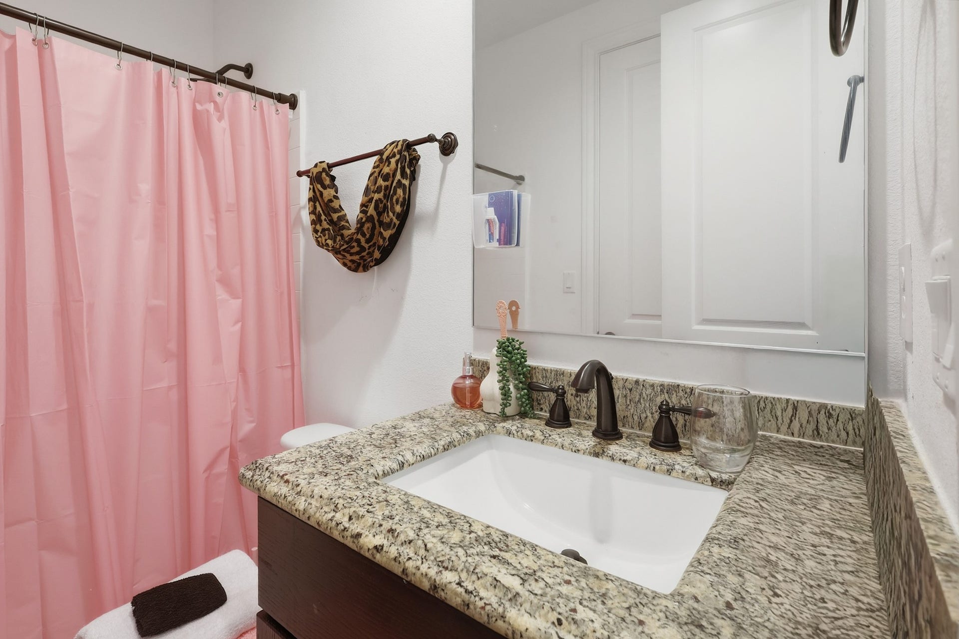 3237 Real Street, #A/B, Houston, TX 77087 3237 Real Street, #A/B, Houston, TX 77087