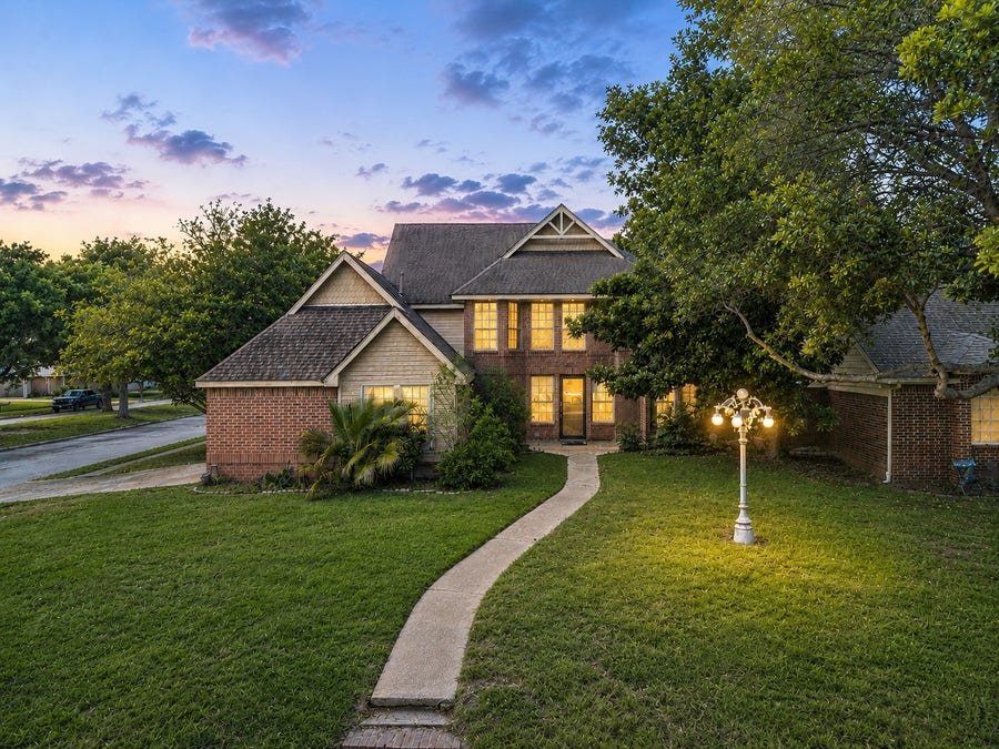 Property photo for 8018 Via Bella Drive, Houston, TX