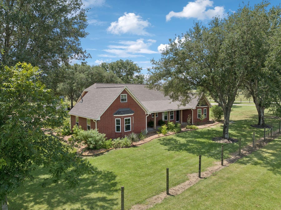 Property photo for 31229 Rochen Road, Waller, TX