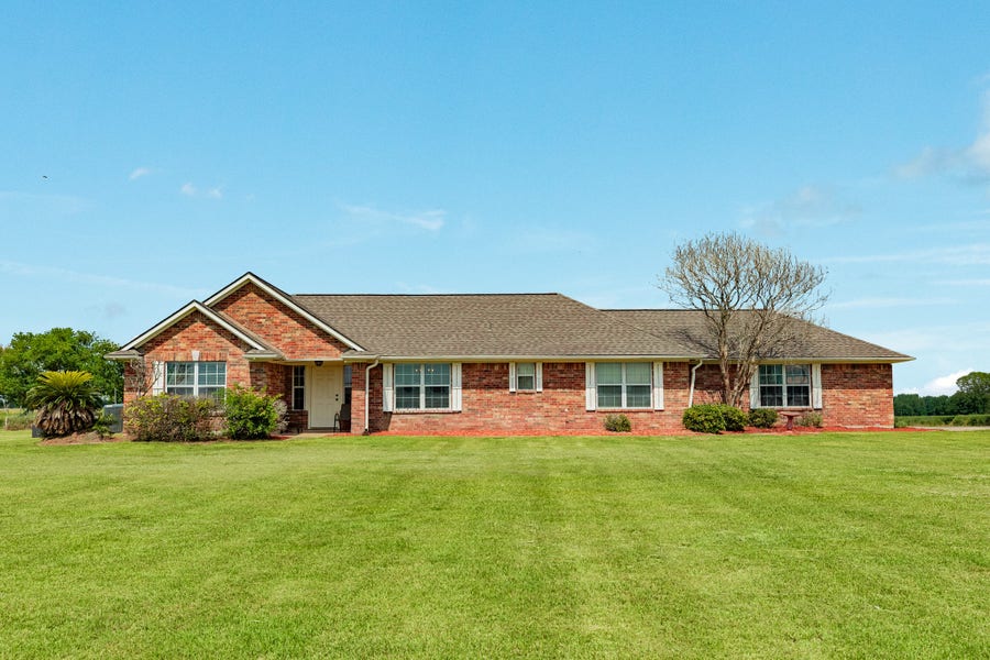Property photo for 17830 County Road 207, Angleton, TX