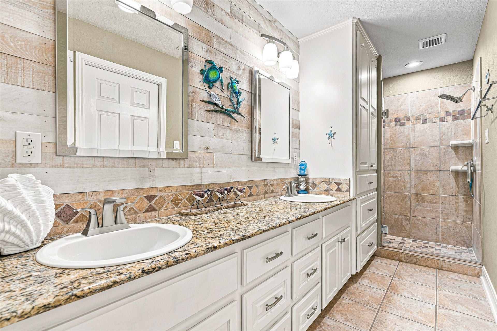 19 N Sandpiper Street, La Marque, TX 77568 19 N Sandpiper Street, La Marque, TX 77568