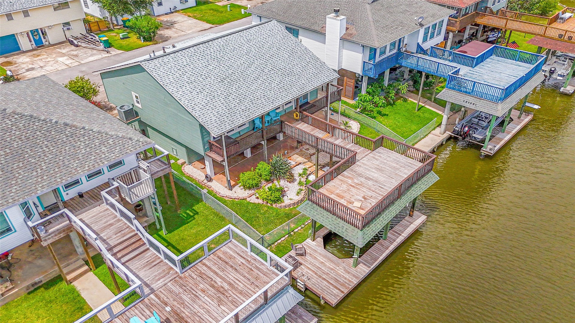 19 N Sandpiper Street, La Marque, TX 77568 19 N Sandpiper Street, La Marque, TX 77568