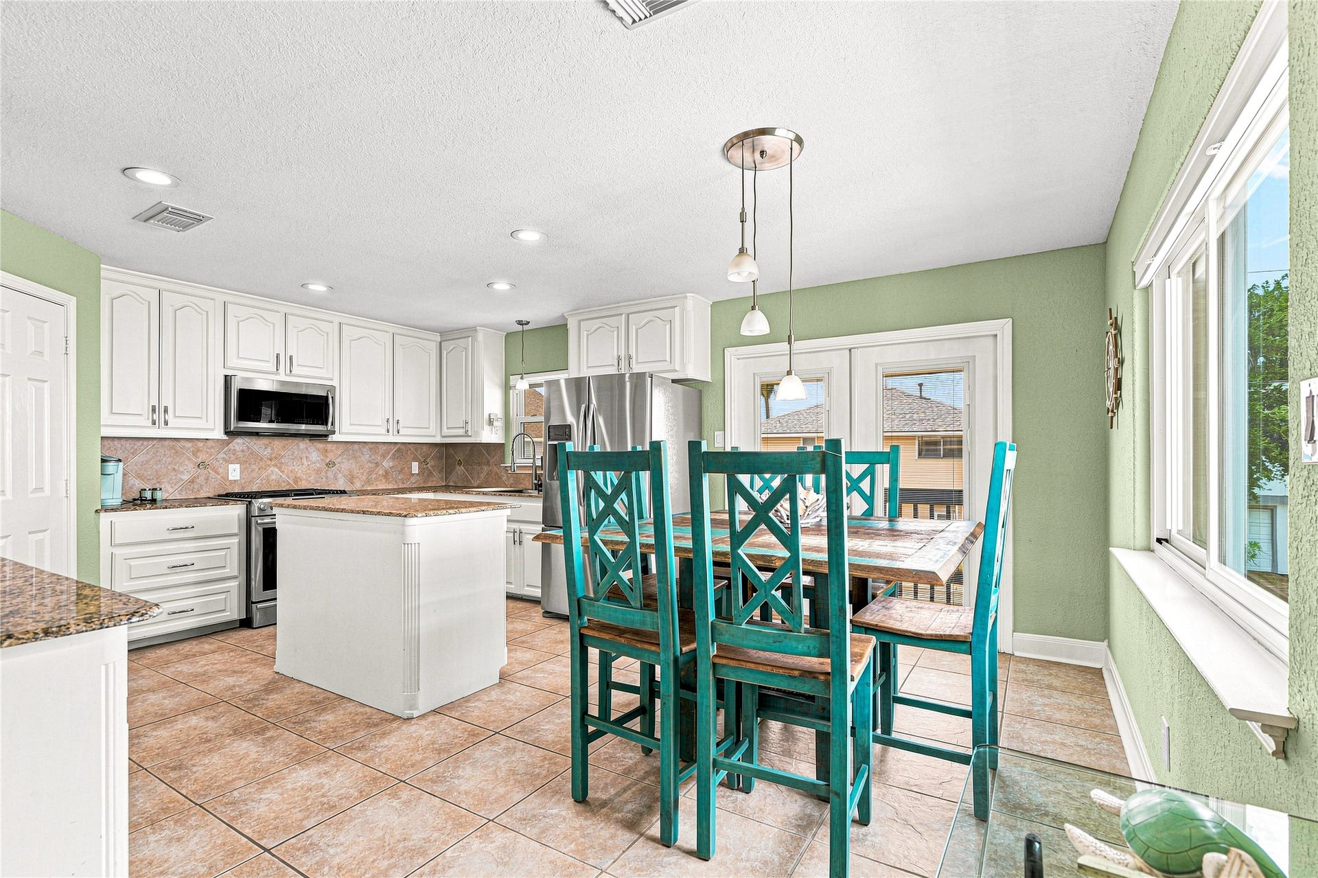 19 N Sandpiper Street, La Marque, TX 77568 19 N Sandpiper Street, La Marque, TX 77568