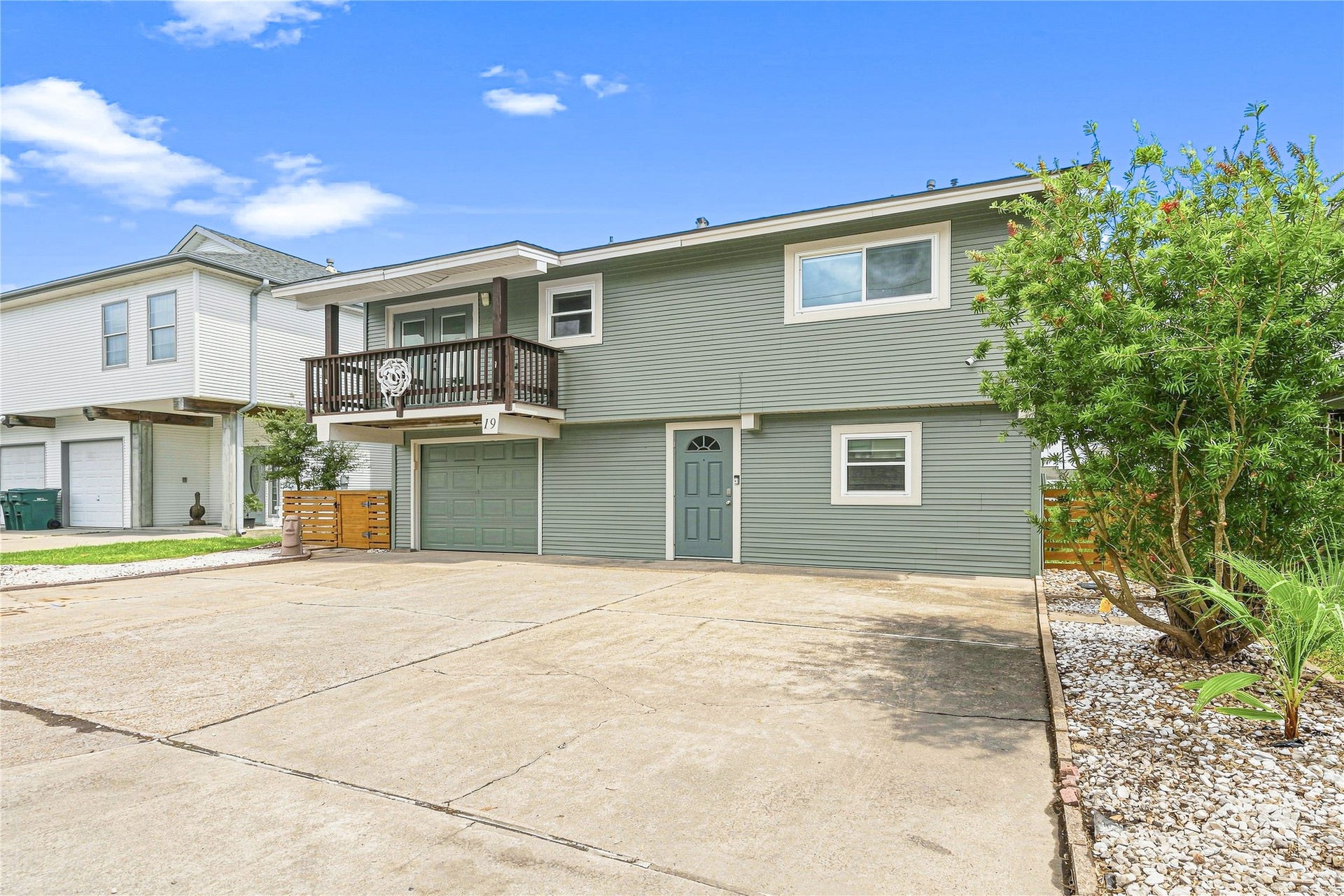 19 N Sandpiper Street, La Marque, TX 77568 19 N Sandpiper Street, La Marque, TX 77568