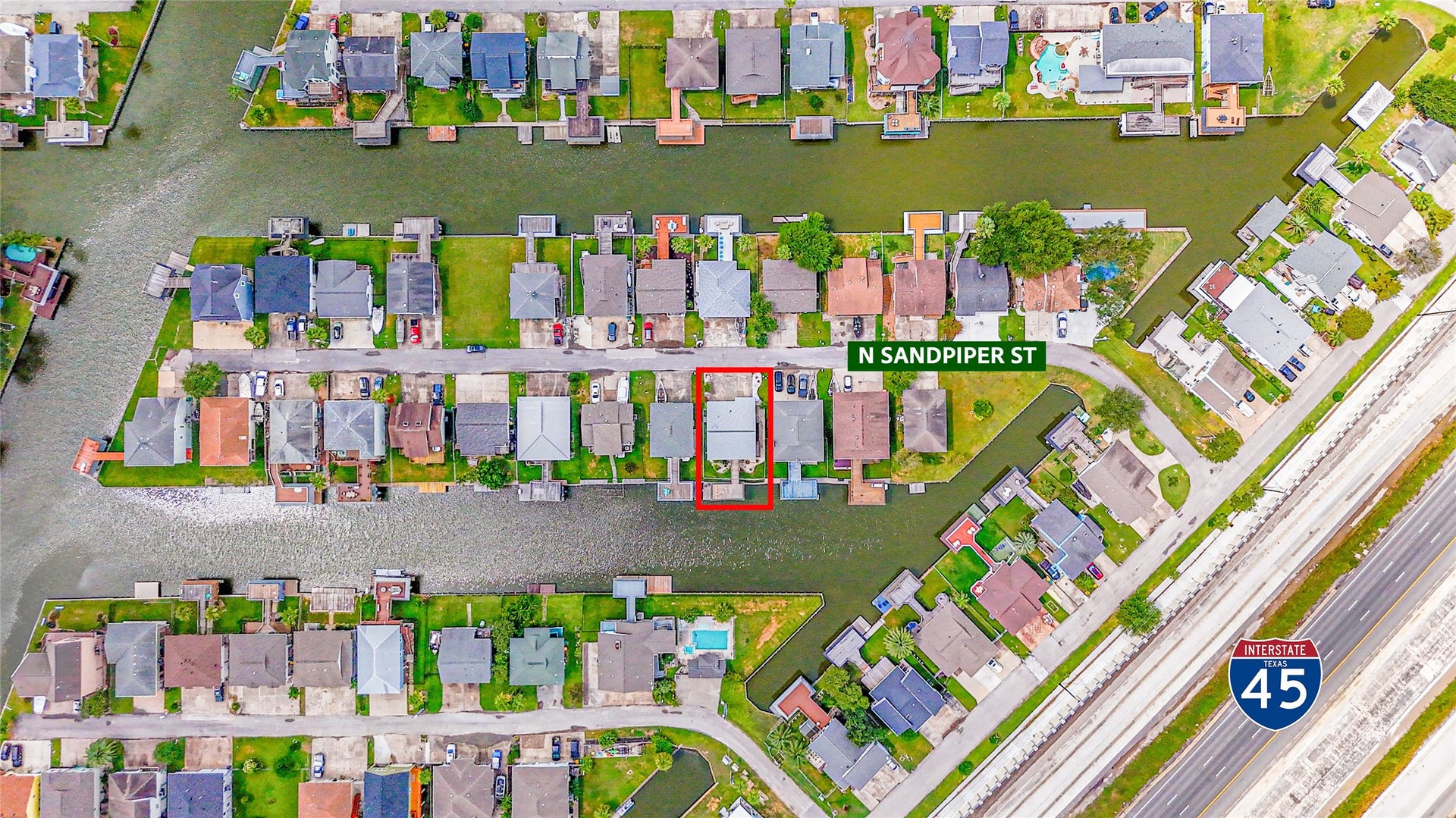 19 N Sandpiper Street, La Marque, TX 77568 Charming waterfront home on N Sandpiper St, offering direct canal access and proximity to Interstate 45 for easy commuting.