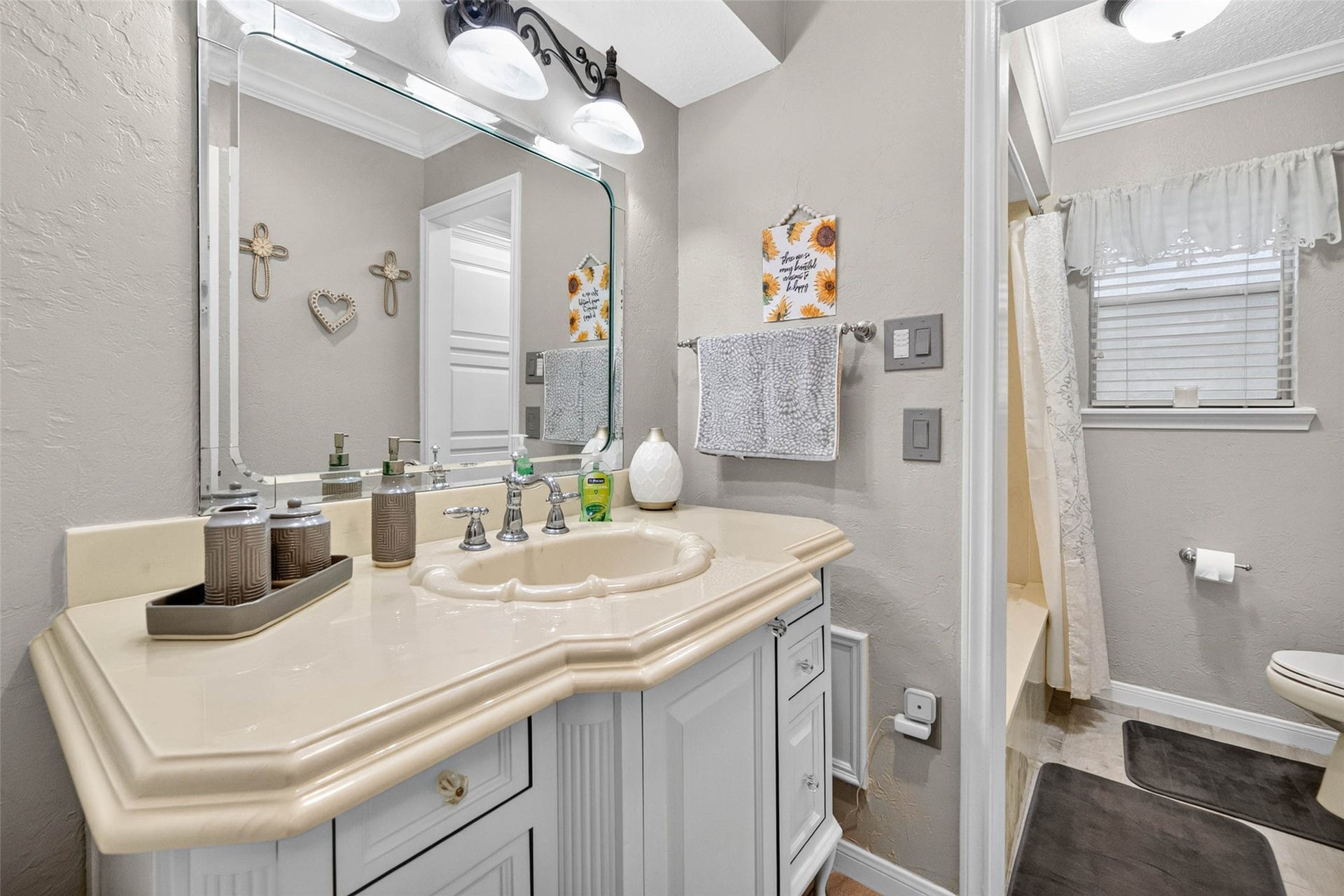 303 Springwood Street, New Caney, TX 77357 303 Springwood Street, New Caney, TX 77357