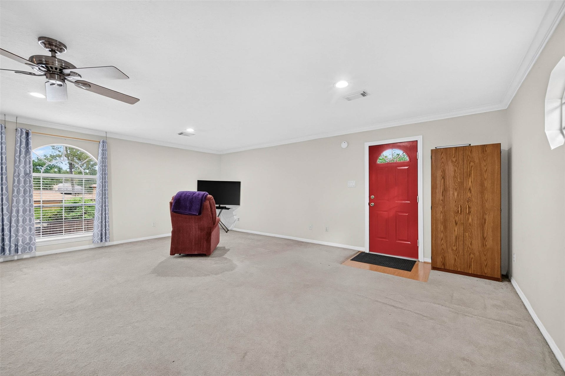 303 Springwood Street, New Caney, TX 77357 Garage apartment